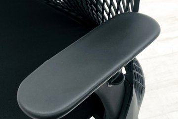 ハーマンミラー セイルチェア 中古 2019年製 SAYL Chairs デザインチェア 中古オフィス家具 可動肘 ブラック画像