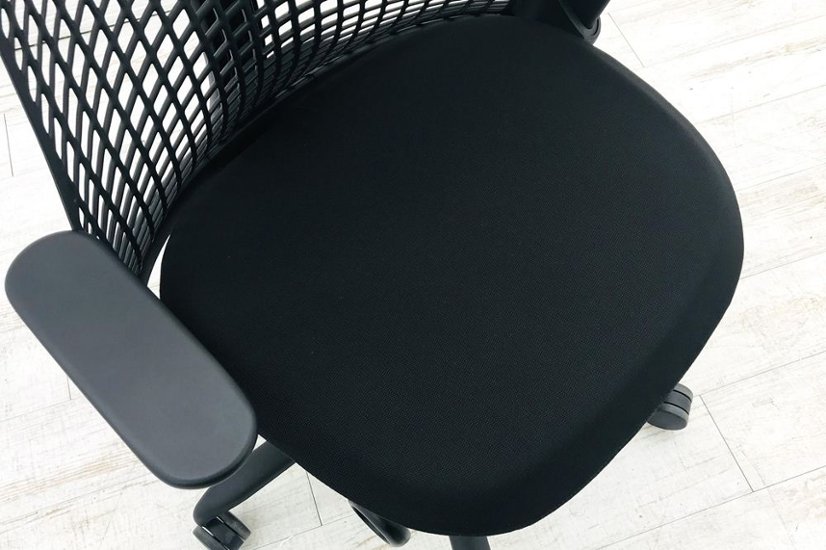 ハーマンミラー セイルチェア 中古 2019年製 SAYL Chairs デザインチェア 中古オフィス家具 可動肘 ブラック画像