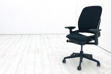 リープチェア V2 中古 スチールケース クッション 高級チェア Steelcase リープ Leap オフィスチェア ブラック 中古オフィス家具 46216179の画像