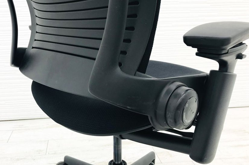 リープチェア V2 中古 スチールケース クッション 高級チェア Steelcase リープ Leap オフィスチェア ブラック 中古オフィス家具 46216179画像