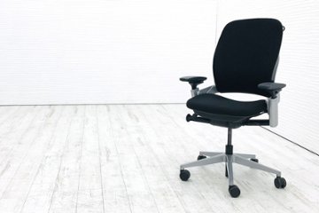 リープチェア V2 3Dニット スチールケース 中古 ブラック クッション Steelcase Leap 中古オフィス家具 OAチェア LEAP-21100の画像