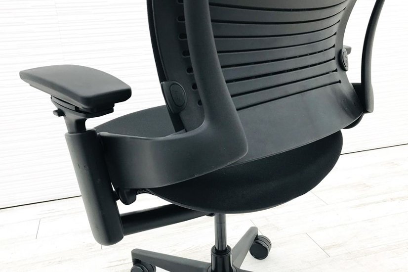 リープチェア V2 APモデル スチールケース 中古 ブラック クッション Steelcase Leap 中古オフィス家具 OAチェア画像