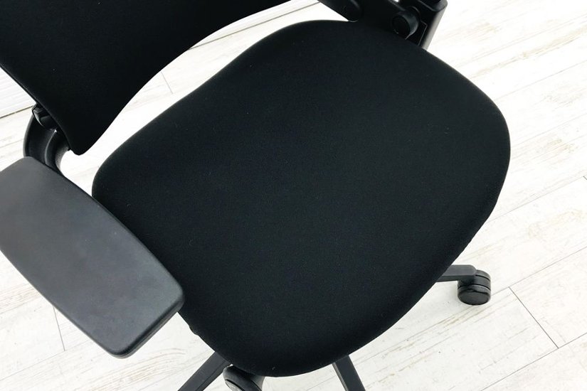 リープチェア V2 APモデル スチールケース 中古 ブラック クッション Steelcase Leap 中古オフィス家具 OAチェア画像