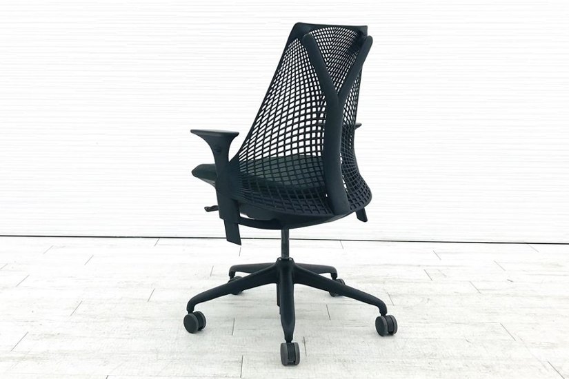 ハーマンミラー セイルチェア 中古 2019年製 ダークグリーン SAYL Chairs デザインチェア 中古オフィス家具 可動肘画像