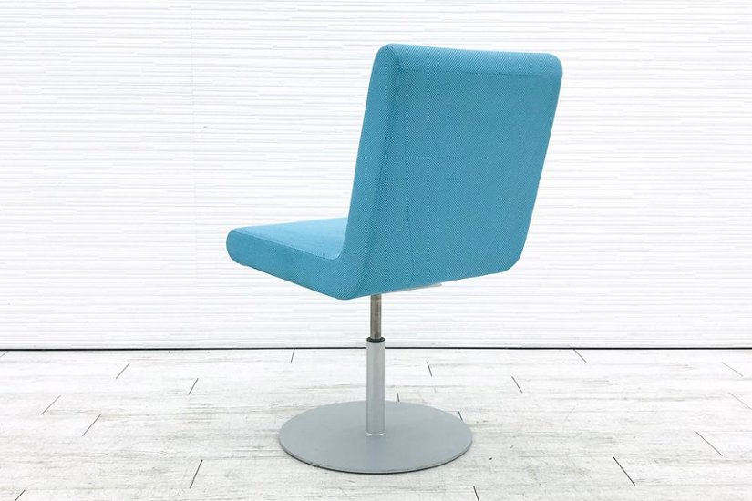 カッシーナ ブーメラン プリュス ラウンジスウィベルチェア Cassina 中古オフィス家具 ブルー画像