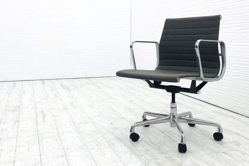 イームズ アルミナムグループ アルミナムチェア  中古 ハーマンミラー 中古オフィス家具 Herman Miller ブラウン系色 正規品画像