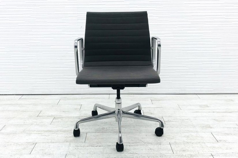 イームズ アルミナムグループ アルミナムチェア  中古 ハーマンミラー 中古オフィス家具 Herman Miller ブラウン系色 正規品画像