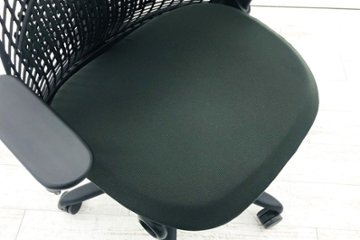 ハーマンミラー セイルチェア 中古 2017年製 ダークグリーン SAYL Chairs デザインチェア 中古オフィス家具 可動肘画像