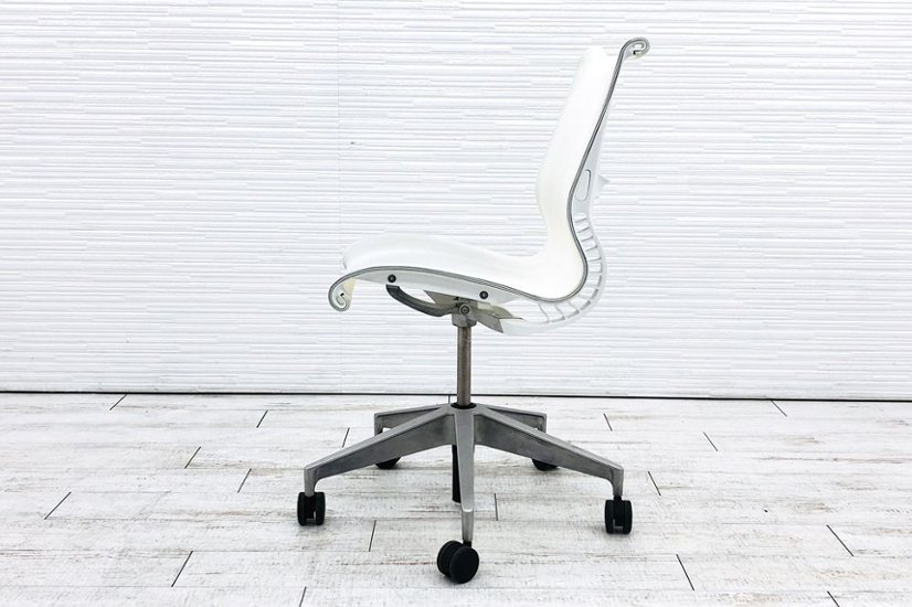 ハーマンミラー マルチパーパスチェア セトゥー 中古  セトゥーチェア  Setu Chair 中古オフィス家具 メッシュ ホワイト画像