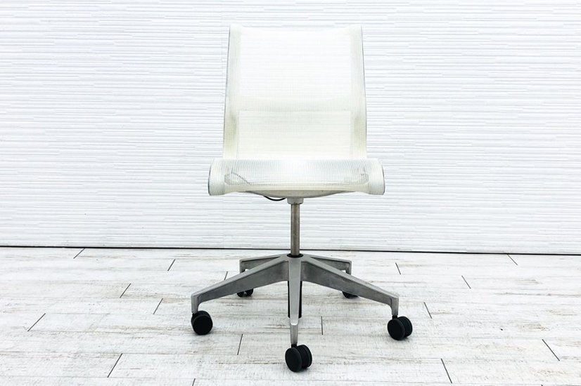 ハーマンミラー マルチパーパスチェア セトゥー 中古  セトゥーチェア  Setu Chair 中古オフィス家具 メッシュ ホワイト画像