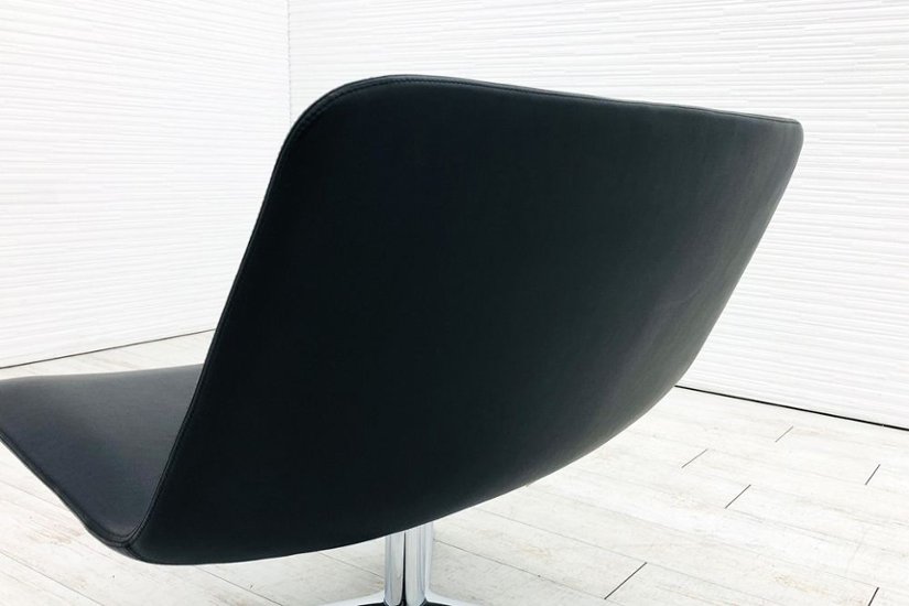 カッシーナ スリムラウンジ 中古 Cassina IXC. ミーティングチェア ラウンジチェア レザー 中古オフィス家具 ブラック画像