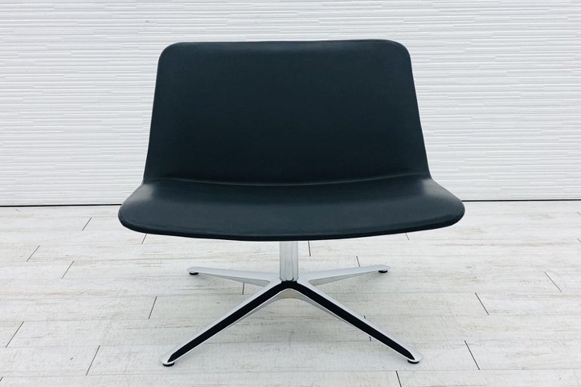 カッシーナ スリムラウンジ 中古 Cassina IXC. ミーティングチェア ラウンジチェア レザー 中古オフィス家具 ブラック画像