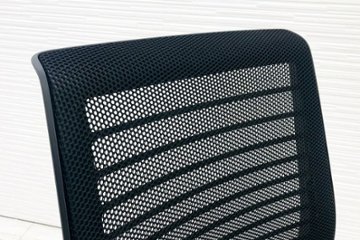 スチールケース シンクチェア 2017年製 中古 ブラック クッション メッシュ Steelcase Think 可動肘 中古オフィス家具 465A300画像