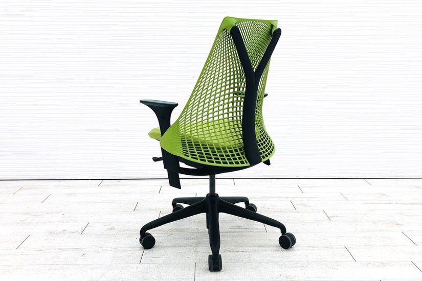 セイルチェア 2020年製 中古 ハーマンミラー ミドルバックメッシュ SAYL Chairs デザインチェア 中古オフィス家具 可動肘 グリーン画像