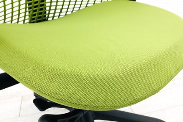 セイルチェア 2020年製 中古 ハーマンミラー ミドルバックメッシュ SAYL Chairs デザインチェア 中古オフィス家具 可動肘 グリーン画像