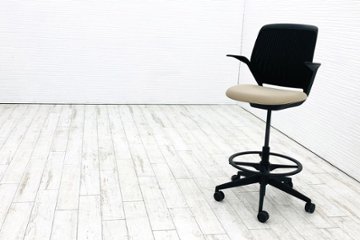 スチールケース コビスツール ハイチェア 中古 スツール Steelcase Think 可動肘 中古オフィス家具 434711 ベージュ画像