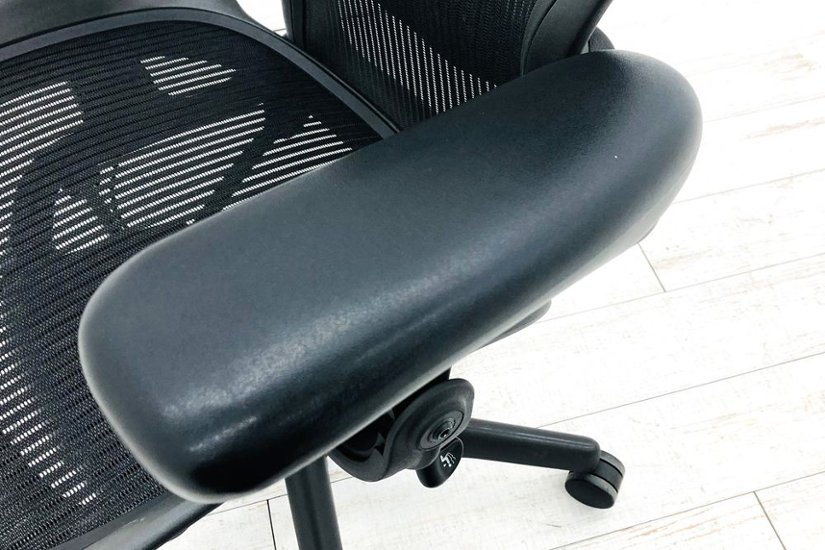 ハーマンミラー アーロンチェア 中古 Bサイズ ライト ランバーサポートメッシュ Herman Miller 中古オフィス家具 肘ダイヤルタイプ画像