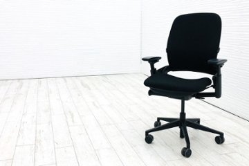 リープチェア 中古 V2 2020年製 APモデル スチールケース ブラック クッション Steelcase Leap 中古オフィス家具 OAチェアの画像