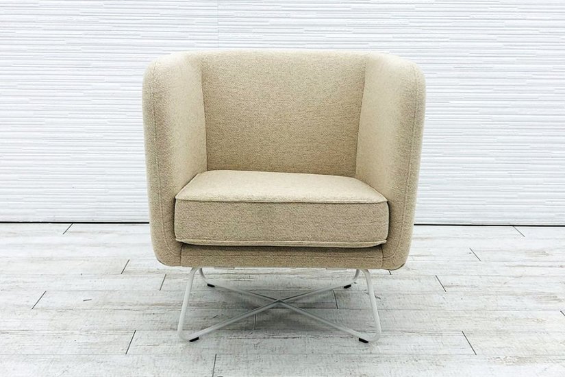 【未使用品】 ノール Knoll ロックウェル アンスクリプテッド プチクラブチェア 中古 多目的チェア 中古オフィス家具 ファブリック ベージュ系色画像