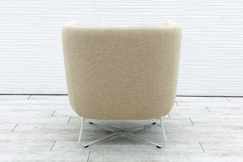 【未使用品】 ノール Knoll ロックウェル アンスクリプテッド プチクラブチェア 中古 多目的チェア 中古オフィス家具 ファブリック ベージュ系色画像