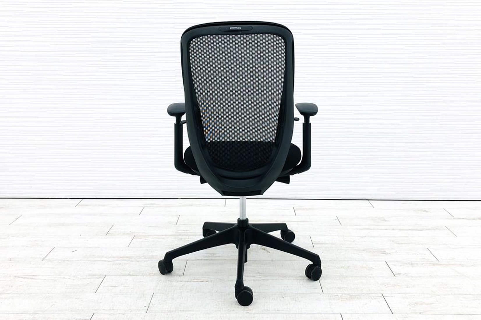 オカムラ シルフィー ハイバック 可動肘 ブラック/ホワイト 2016年製 満た 