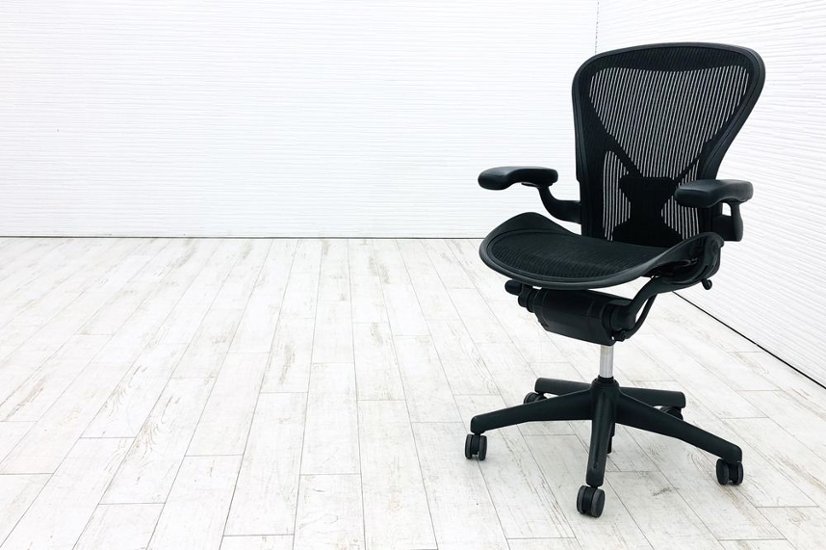 ハーマンミラー アーロンチェア Bサイズ 中古 固定肘 ポスチャーフィット メッシュ Herman Miller Aeron Chairsr 中古オフィス家具画像