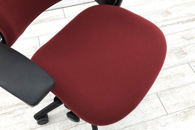 スチールケース リープチェア V2 中古 クッション Steelcase Leap 中古オフィス家具 OAチェア レッド 46216179画像