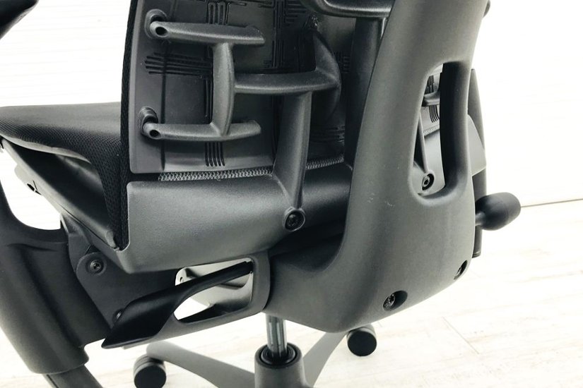 エンボディチェア 中古 2016年製 ハーマンミラー Herman Miller オフィスチェア 高機能チェア 中古オフィス家具 ブラック画像