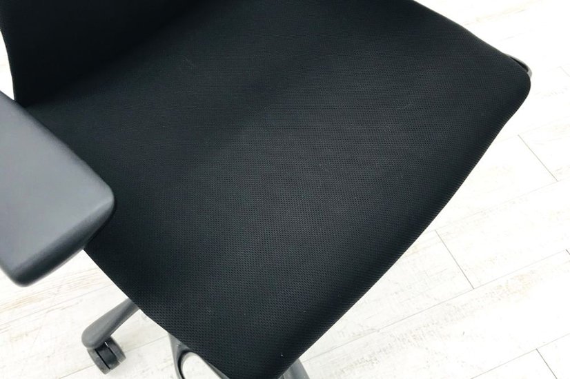 エンボディチェア 中古 2016年製 ハーマンミラー Herman Miller オフィスチェア 高機能チェア 中古オフィス家具 ブラック画像