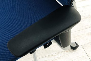 バロンチェア オカムラ エクストラハイバック 座クッション ヘッドレスト 可動肘 高機能チェア 中古オフィス家具 可動ヘッドレスト ミディアムブルー画像