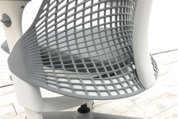 セイルチェア 2017年製 中古 ハーマンミラー ミドルバックメッシュ SAYL Chairs デザインチェア 中古オフィス家具 可動肘 グレー画像