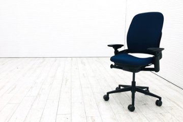 リープチェア 中古 V2 2017年製 スチールケース クッション Steelcase Leap 中古オフィス家具 LEAP-10100 ブルーの画像