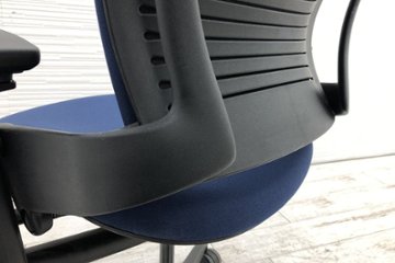 リープチェア 中古 V2 2017年製 スチールケース クッション Steelcase Leap 中古オフィス家具 LEAP-10100 ブルー画像