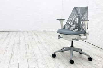 セイルチェア 中古 ハーマンミラー ミドルバックメッシュ 固定肘 SAYL Chairs デザインチェア 中古オフィス家具 グレー画像