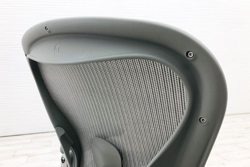 【未使用展示品】 ハーマンミラー アーロンチェア リマスタード Bサイズ フル装備 中古 Herman Miller 中古オフィス家具 ミネラルカラー ポリッシュドアルミニウムベース画像