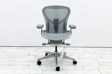 【未使用展示品】 ハーマンミラー アーロンチェア リマスタード Bサイズ フル装備 中古 Herman Miller 中古オフィス家具 ミネラルカラー ポリッシュドアルミニウムベース画像