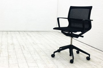 ヴィトラ フィジックスチェア 中古 2018年製 Vitra Physix 肘付 中古オフィス家具 メッシュ アルベルト・メダ ブラックの画像