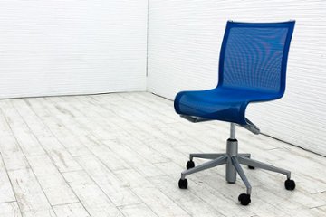 カッシーナ アリアス ローリングフレーム 中古 メッシュ 肘無 Cassina Alias ミーティングチェア 中古オフィス家具 ブルーの画像