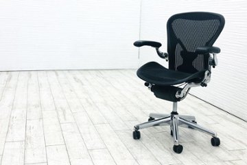 アーロンチェア 中古 Bサイズ フル装備メッシュ ハーマンミラー Herman Miller 中古オフィス家具 アルミ脚 グラファイト 肘レバー画像