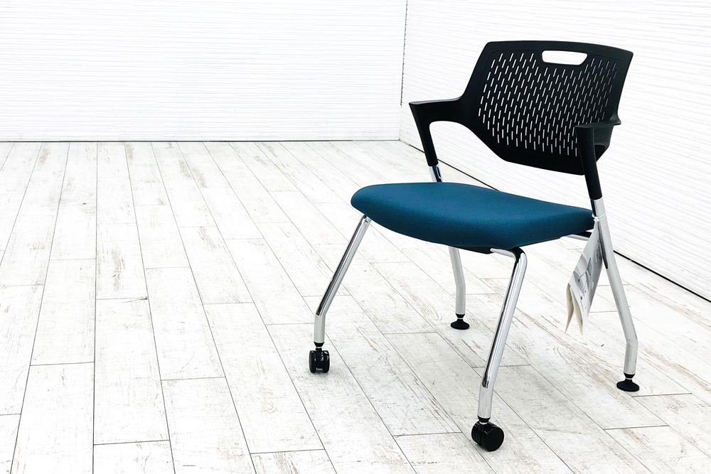 オカムラ スタッキングチェア
 スカラールフト オカムラ（okamura） スタッキングチェア 一覧 - 中古オフィス家具なら