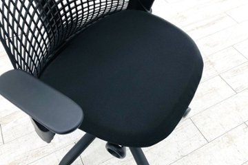 ハーマンミラー セイルチェア 中古 2020年製 SAYL Chairs デザインチェア 中古オフィス家具 可動肘 ブラック画像