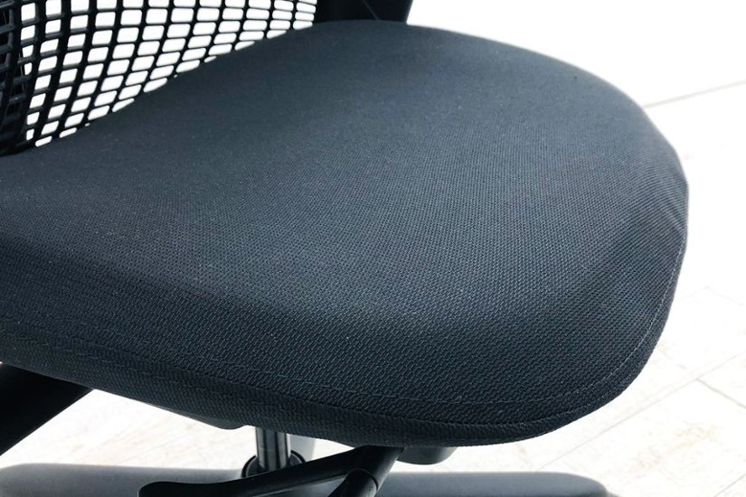 ハーマンミラー セイルチェア 中古 2020年製 SAYL Chairs デザインチェア 中古オフィス家具 可動肘 ブラック画像