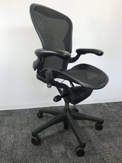 アーロンチェア 中古 ハーマンミラー Bサイズ フル装備 (ランバー無) アーロン Herman Miller オフィスチェア 中古オフィス家具 椅子 肘レバータイプ画像