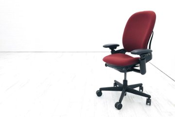 リープチェア 中古 オフィスチェア スチールケース リープ レッド Steelcase Leap 可動肘 クッション 布張り 中古オフィス家具 事務椅子の画像