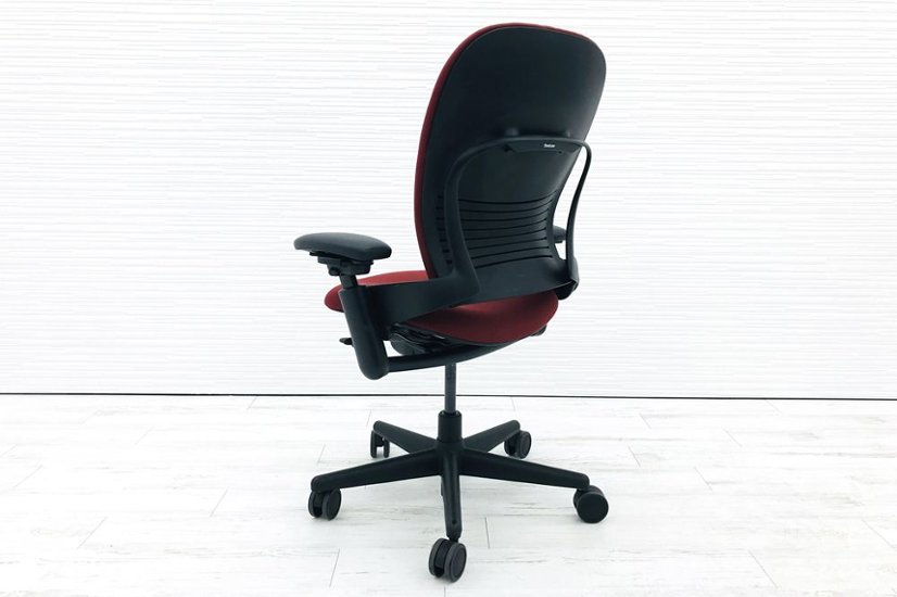 リープチェア 中古 オフィスチェア スチールケース リープ レッド Steelcase Leap 可動肘 クッション 布張り 中古オフィス家具 事務椅子画像