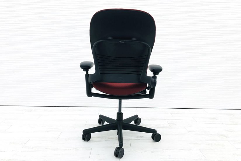 リープチェア 中古 オフィスチェア スチールケース リープ レッド Steelcase Leap 可動肘 クッション 布張り 中古オフィス家具 事務椅子画像