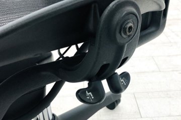 Aeron Chairs アーロンチェア 中古 Bサイズ フル装備 ハーマンミラー ランバーサポート Herman Miller 中古オフィス家具 肘ダイヤル画像