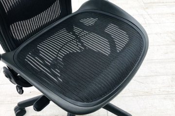 Aeron Chairs アーロンチェア 中古 Bサイズ フル装備 ハーマンミラー ランバーサポート Herman Miller 中古オフィス家具 肘ダイヤル画像