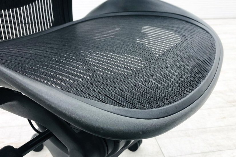 Aeron Chairs アーロンチェア 中古 Bサイズ フル装備 ハーマンミラー ランバーサポート Herman Miller 中古オフィス家具 肘ダイヤル画像