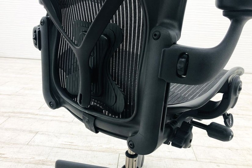 アーロンチェア 中古 Bサイズ ライト ハーマンミラー ポスチャーフィット Aeron Chairs Herman Miller 中古オフィス家具 肘ダイヤル画像